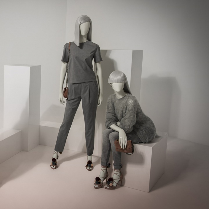 Sitting mannequin - Hans Boodt Mannequins
