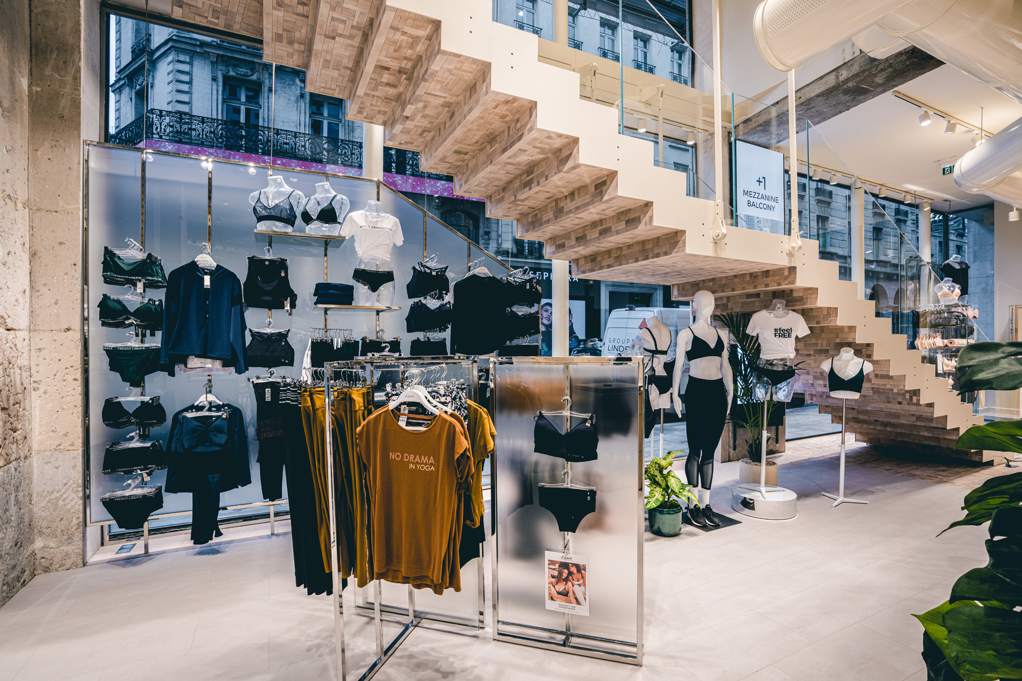 Etam Hausmann Hans Boodt Mannequins